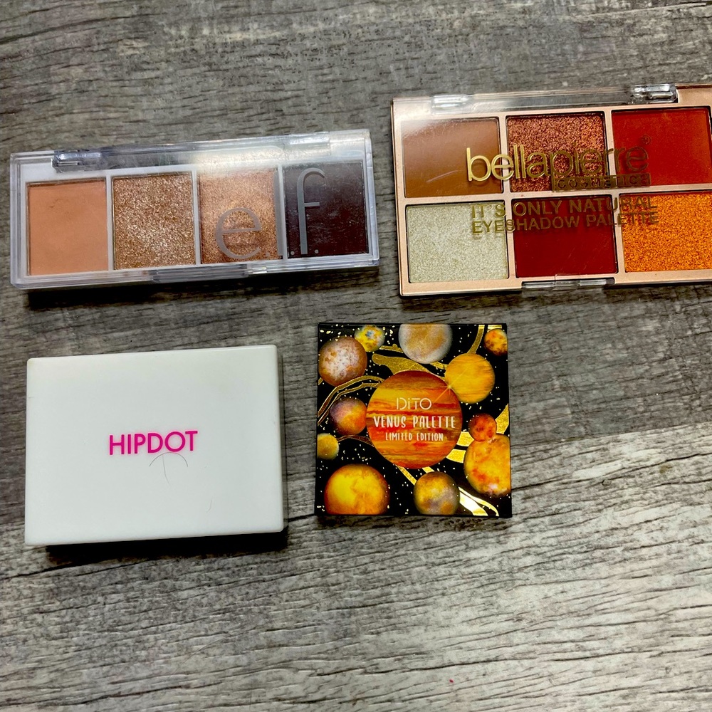 Medium size eyeshadow palettes